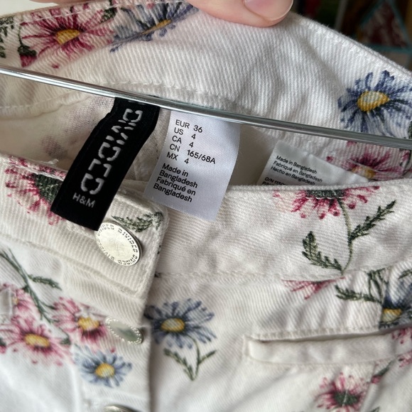 SOLD‼️H&M A Line Floral Print Jean Button Up Skirt - Picture 4 of 5